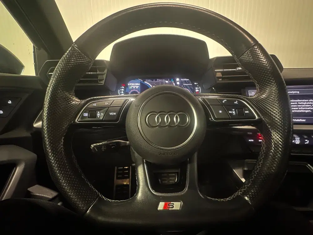 Audi A3 35 TFSI S edition uit 2020, foto 9