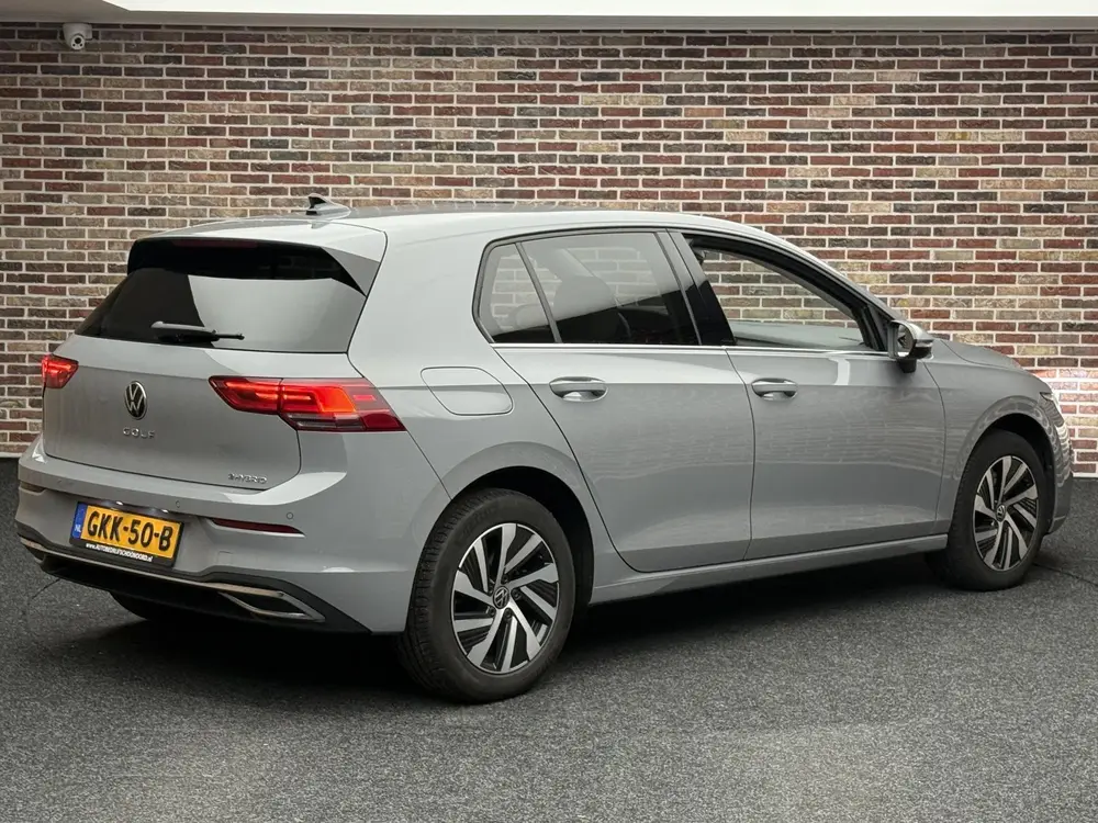 Volkswagen Golf 1.4 eHybrid Style | Wit interieur | ErgoActi uit 2020, foto 2