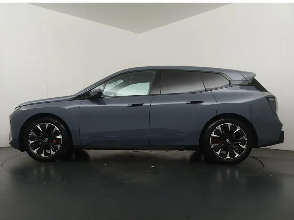 BMW iX xDrive45 101 kWh uit 2025, foto 13