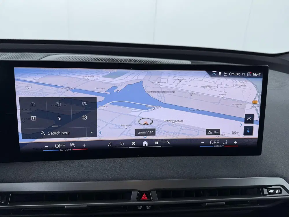 BMW iX xDrive45 101 kWh uit 2025, foto 16
