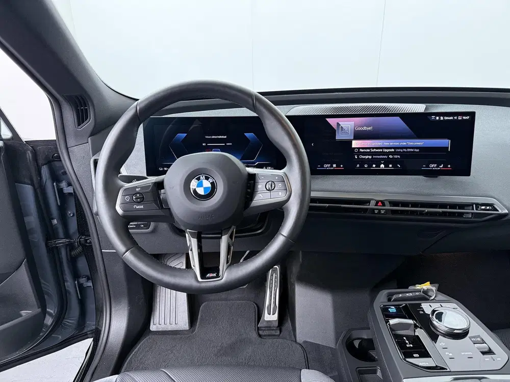BMW iX xDrive45 101 kWh uit 2025, foto 5