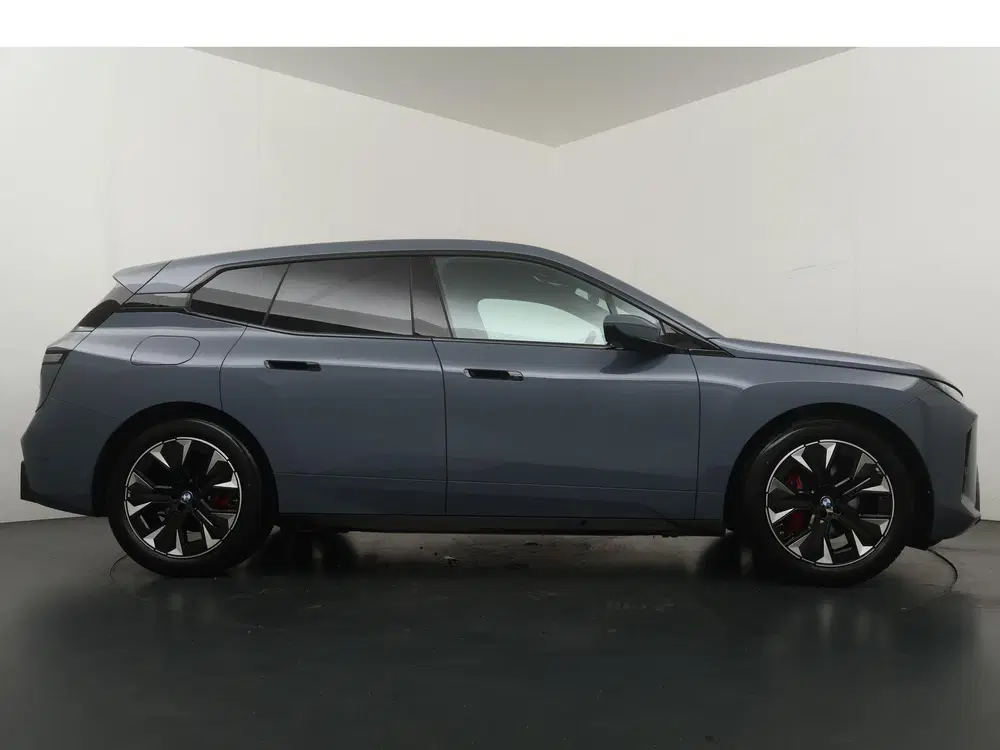 BMW iX xDrive45 101 kWh uit 2025, foto 9