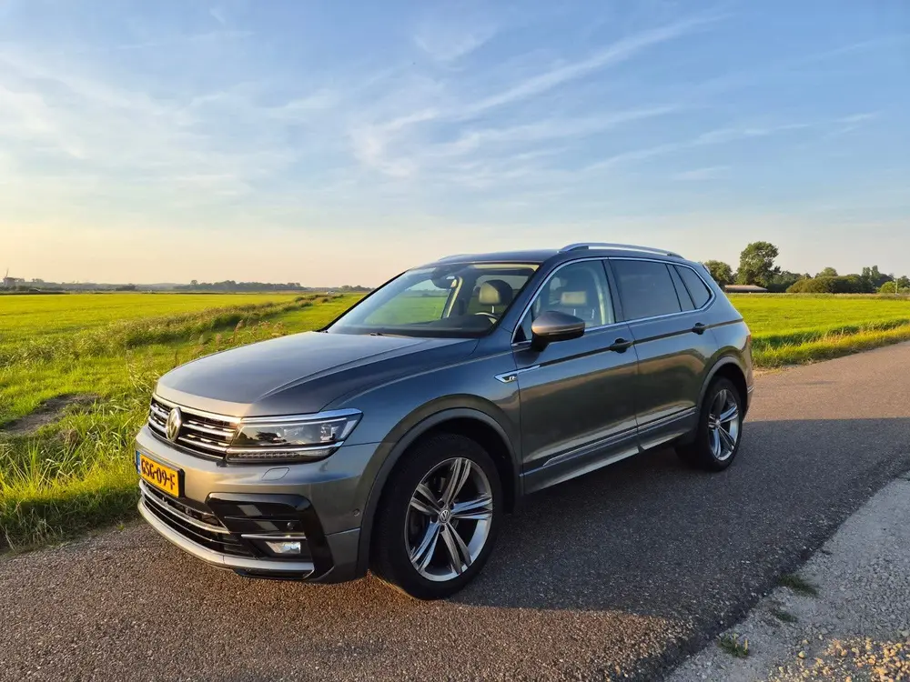 Volkswagen Tiguan Allspace VW Tiguan Allspace R-Line | Leder | Pano | 360° | 1.5 TSI uit 2019, foto 2