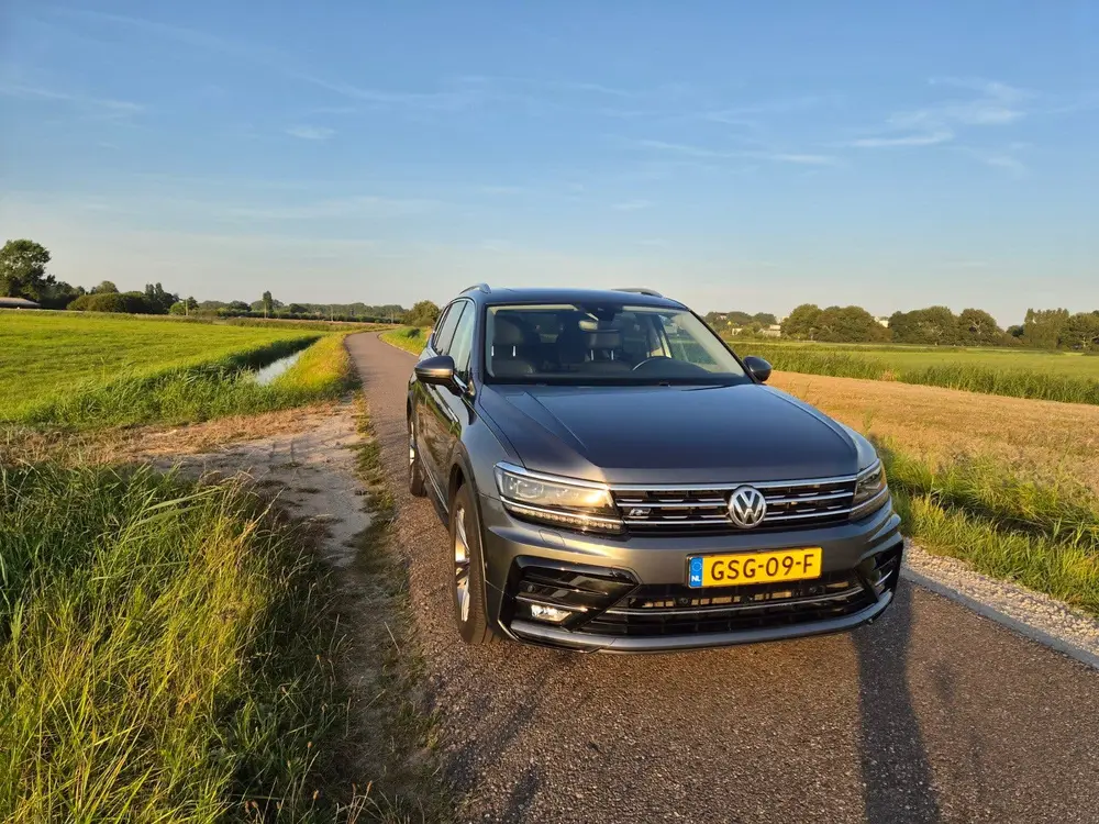 Volkswagen Tiguan Allspace VW Tiguan Allspace R-Line | Leder | Pano | 360° | 1.5 TSI uit 2019, foto 4
