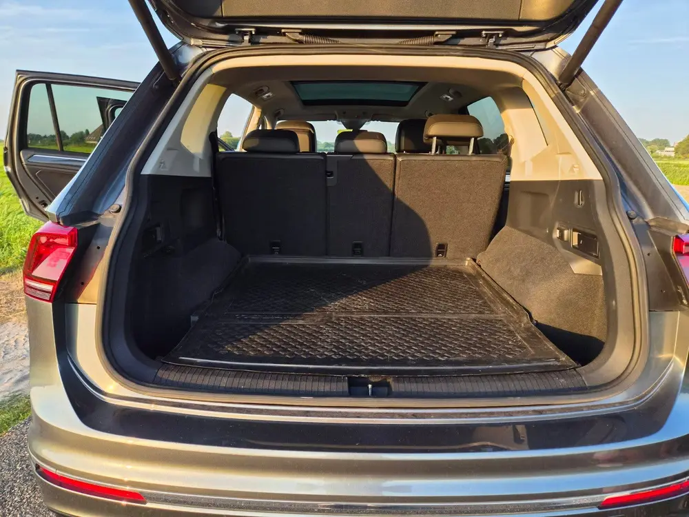 Volkswagen Tiguan Allspace VW Tiguan Allspace R-Line | Leder | Pano | 360° | 1.5 TSI uit 2019, foto 9