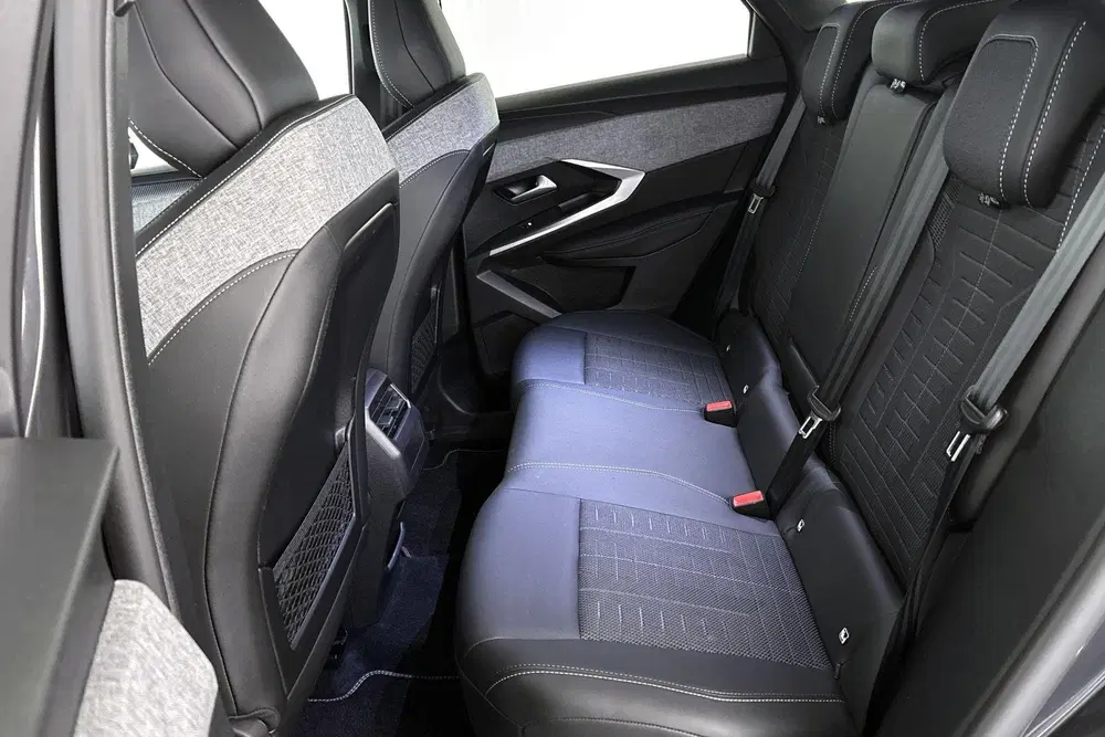 Peugeot 3008 1.2 Hybrid 145 GT Stoelverwarming Keyless uit 2026, foto 8