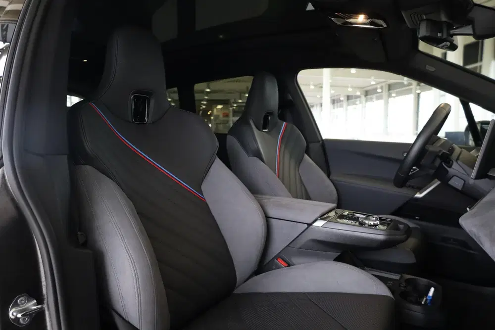 BMW iX xDrive45 uit 2025, foto 10