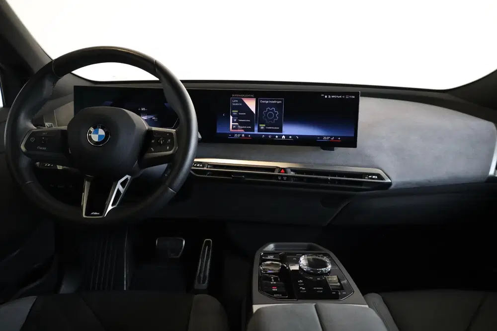 BMW iX xDrive45 uit 2025, foto 12