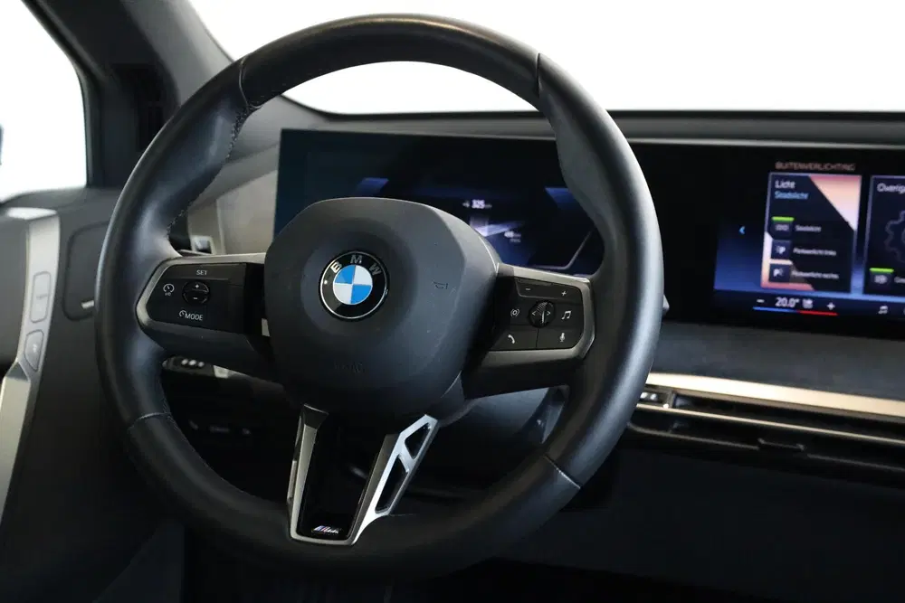 BMW iX xDrive45 uit 2025, foto 13