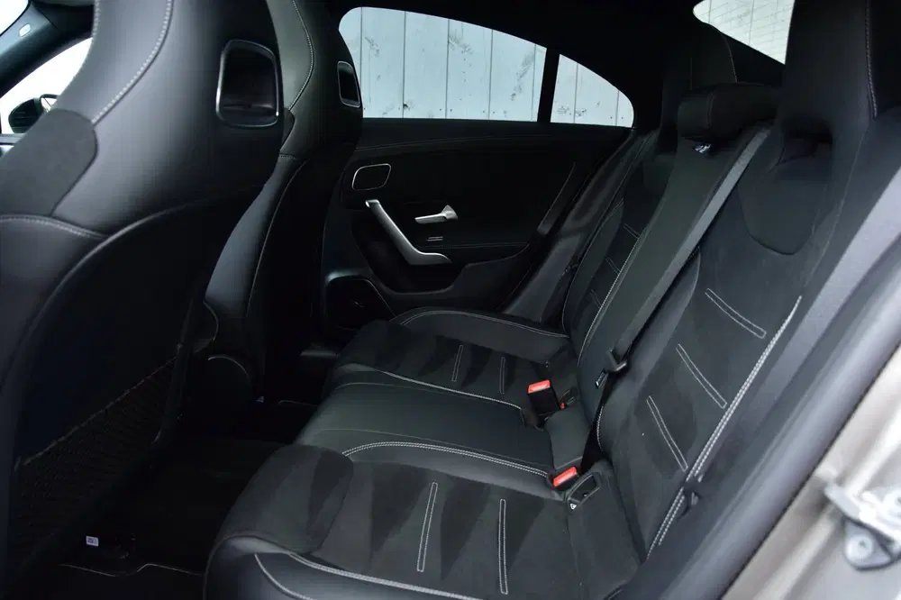 Mercedes-Benz CLA 250 e Business Solution AMG Limited uit 2020, foto 6