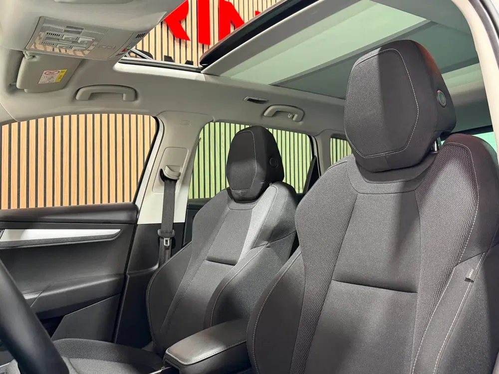 Skoda Karoq 1.0 TSI Business Edition uit 2022, foto 7