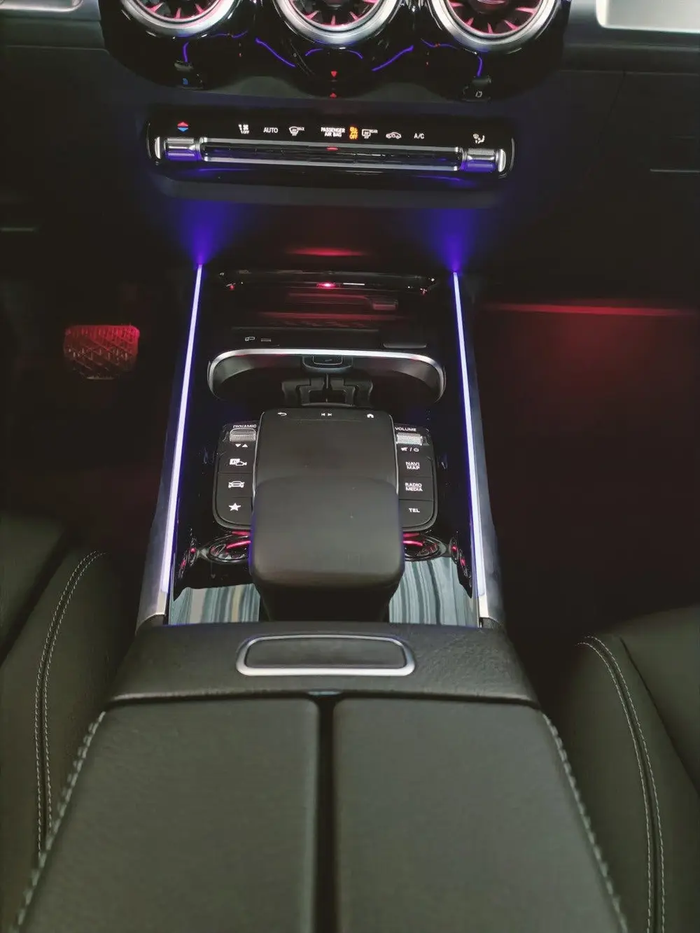 Mercedes-Benz GLB 180 Business Solution Luxury uit 2022, foto 11