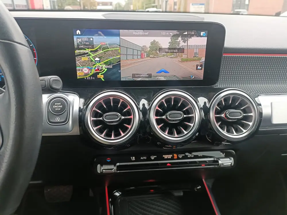 Mercedes-Benz GLB 180 Business Solution Luxury uit 2022, foto 4