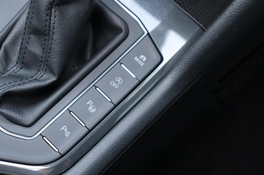 Volkswagen Tiguan 1.5 TSI ACT R-Line Highline Bus orgNL schu uit 2020, foto 16