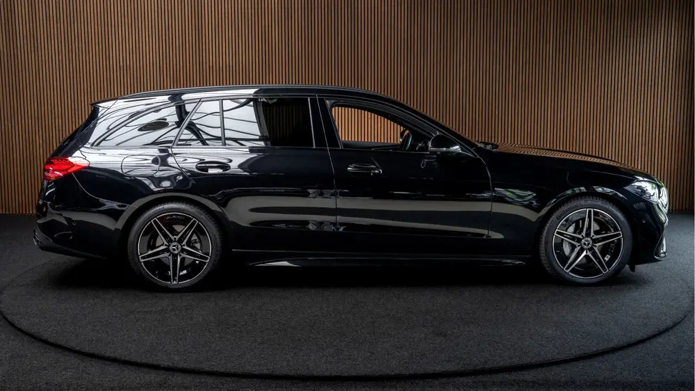 Mercedes-Benz C-Klasse 180 AMG Pano Leder Matrix LED uit 2024, foto 7