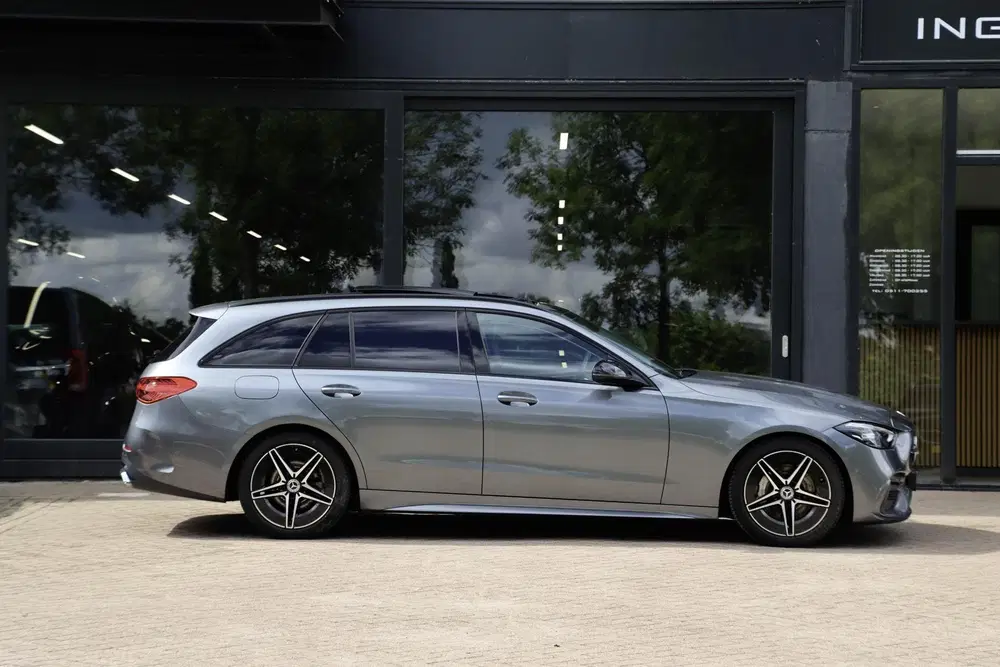 Mercedes-Benz C-Klasse 180 AMG Line Mild Hybrid Pano Wegkl.T uit 2022, foto 2