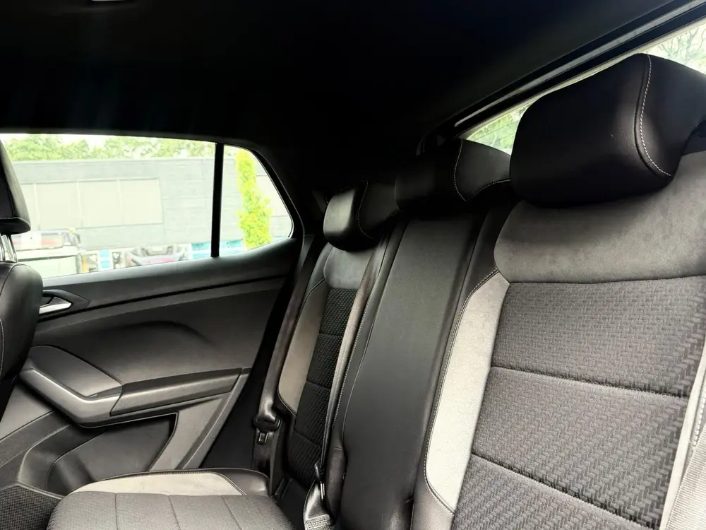 Volkswagen T-Cross 1.0 TSI Style Business R uit 2021, foto 18