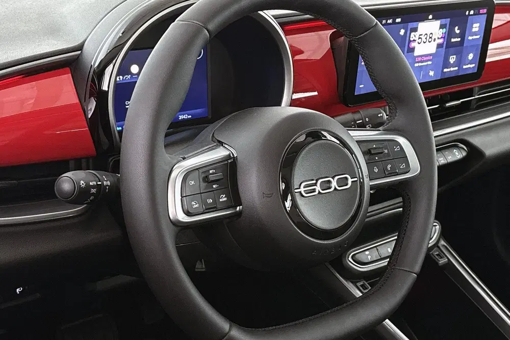 Fiat 600e Urban 54 kWh SOH 97% Pack Style Apple CarP uit 2025, foto 12
