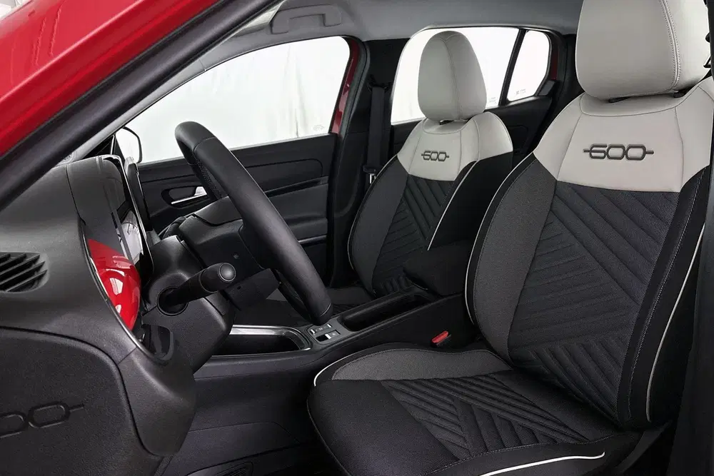 Fiat 600e Urban 54 kWh SOH 97% Pack Style Apple CarP uit 2025, foto 18