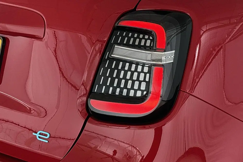 Fiat 600e Urban 54 kWh SOH 97% Pack Style Apple CarP uit 2025, foto 20