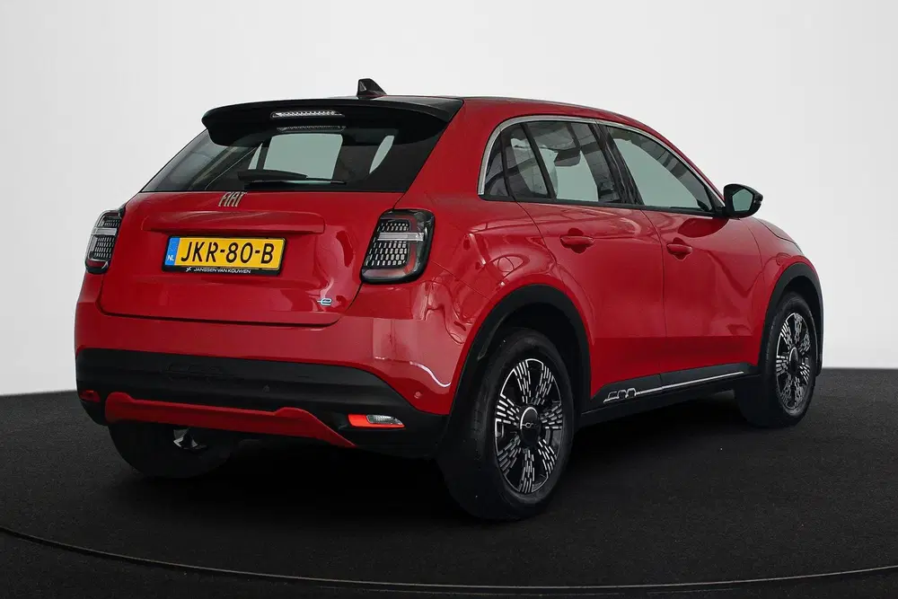Fiat 600e Urban 54 kWh SOH 97% Pack Style Apple CarP uit 2025, foto 3
