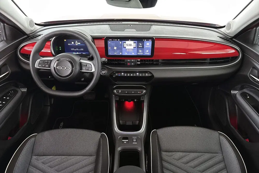 Fiat 600e Urban 54 kWh SOH 97% Pack Style Apple CarP uit 2025, foto 6