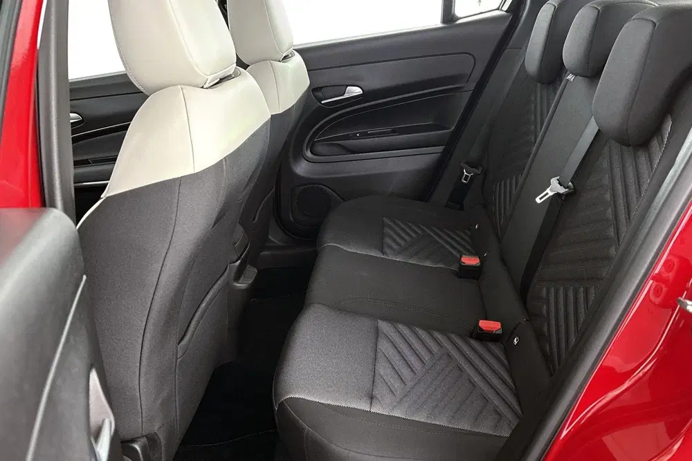 Fiat 600e Urban 54 kWh SOH 97% Pack Style Apple CarP uit 2025, foto 7