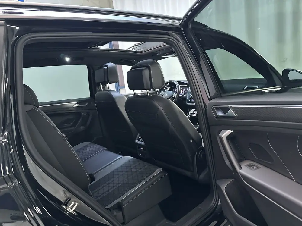 Volkswagen Tiguan Allspace 1.5 TSI R-Line Business+ 7p. Pano uit 2022, foto 16
