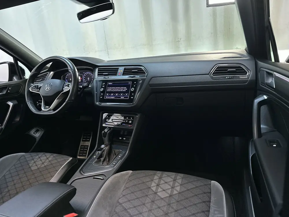 Volkswagen Tiguan Allspace 1.5 TSI R-Line Business+ 7p. Pano uit 2022, foto 2