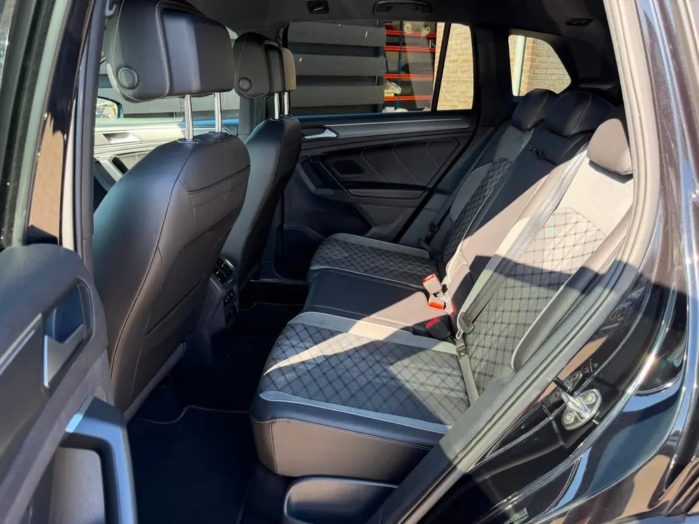 Volkswagen Tiguan 1.5 TSI R-Line ACC I Lane-Assist I Virtual uit 2022, foto 9