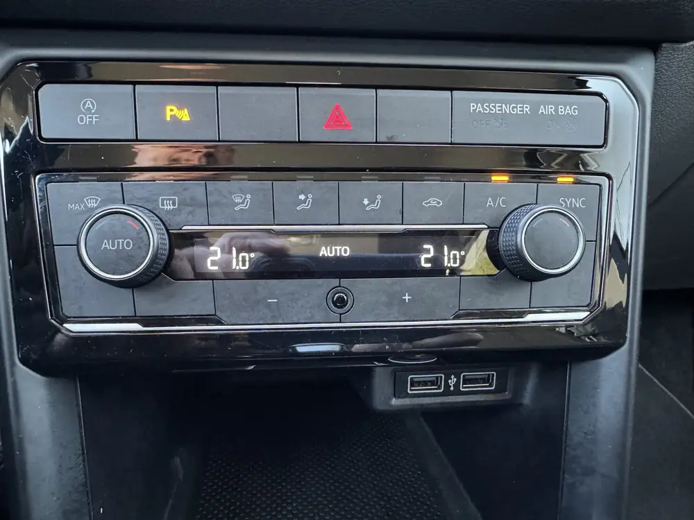 Volkswagen T-Cross 1.0 TSI Life Business Automaat (bj 2020) uit 2020, foto 16