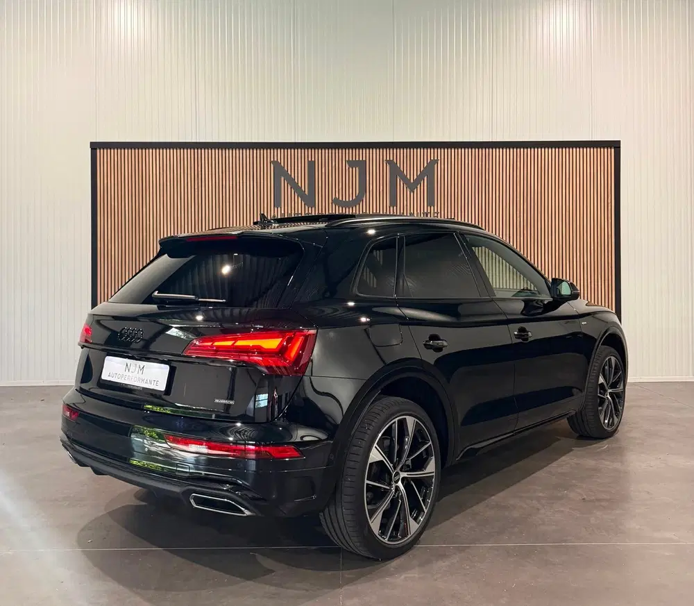 Audi Q5 55 TFSIe S-line uit 2021, foto 2