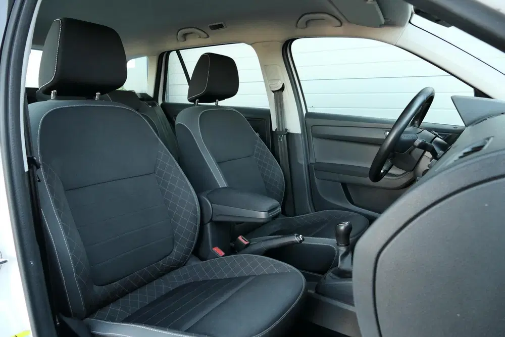 Skoda Fabia 1.0 TSI Ambition uit 2021, foto 4