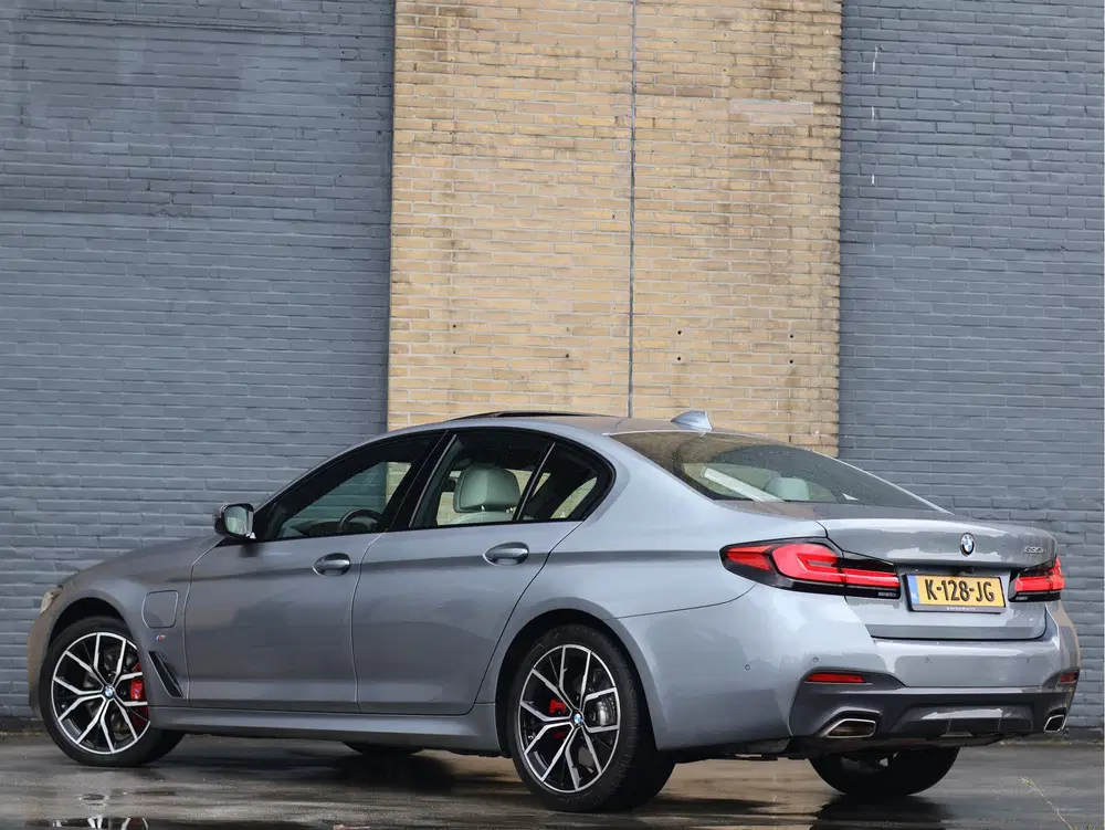 BMW 5-serie 5 Serie 530e High Executive M Sport Schuif uit 2021, foto 2