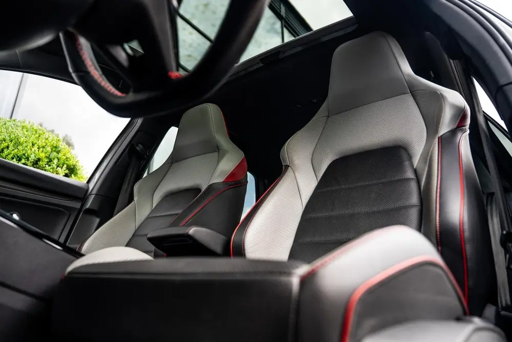 Volkswagen Golf 2.0 TSI GTI|45 JAHRE|PANO|AKRA|H&K|NÜRBURG uit 2022, foto 12