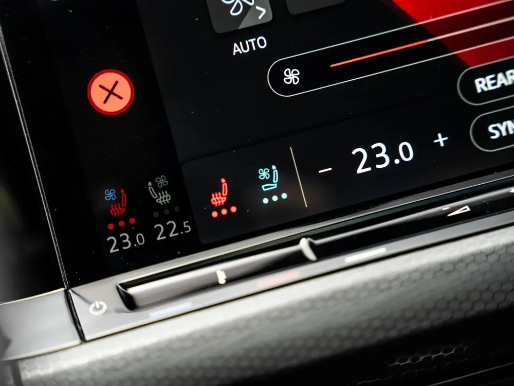 Volkswagen Golf 2.0 TSI GTI|45 JAHRE|PANO|AKRA|H&K|NÜRBURG uit 2022, foto 13
