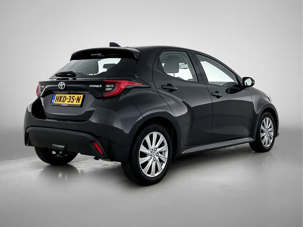 Toyota Yaris 1.5 Hybrid Dynamic + uit 2024, foto 2