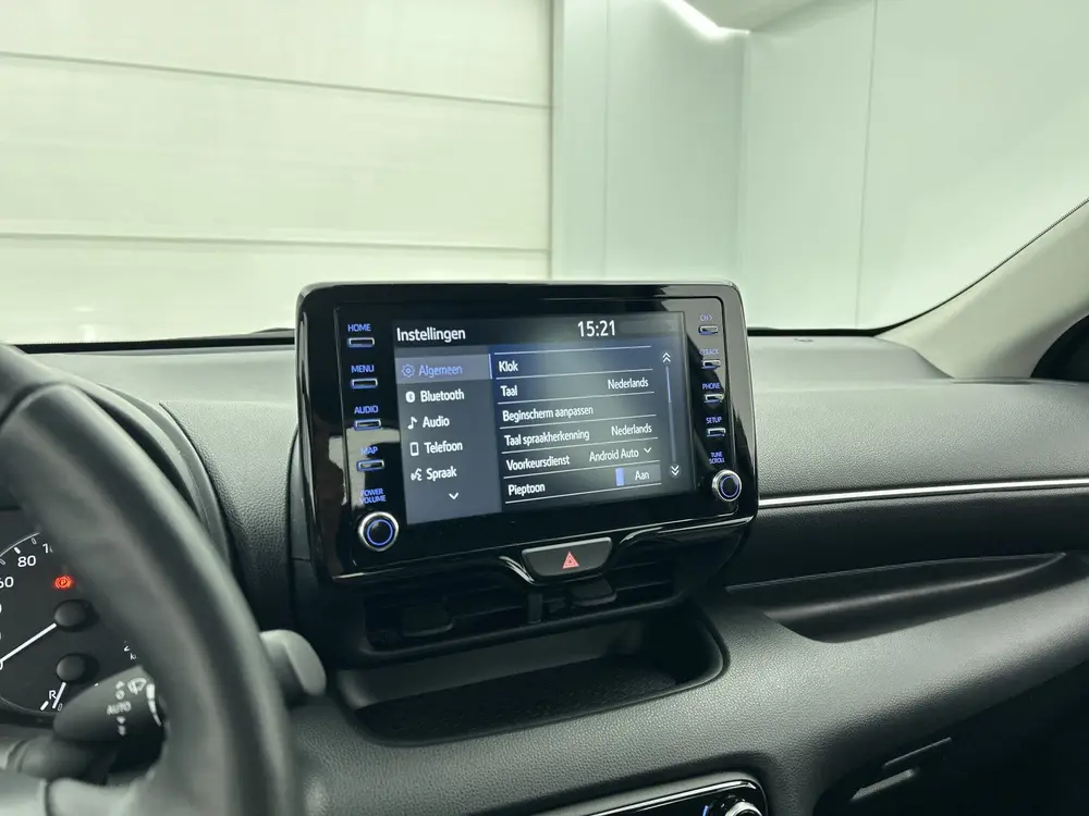 Toyota Yaris 1.5 Hybrid Dynamic + uit 2024, foto 9