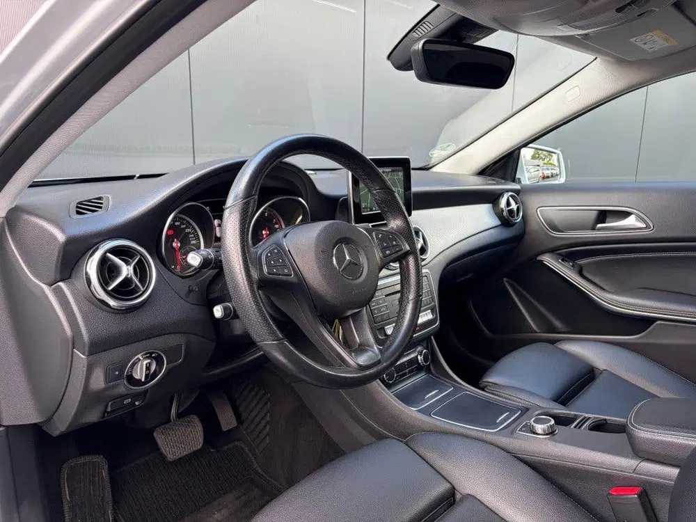 Mercedes-Benz GLA GLA 180 Aut. Sportstoelen Leder Nav uit 2019, foto 13