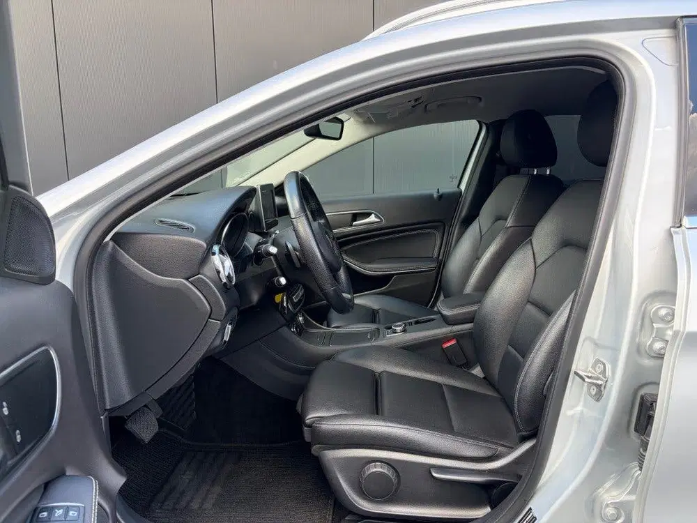 Mercedes-Benz GLA GLA 180 Aut. Sportstoelen Leder Nav uit 2019, foto 14