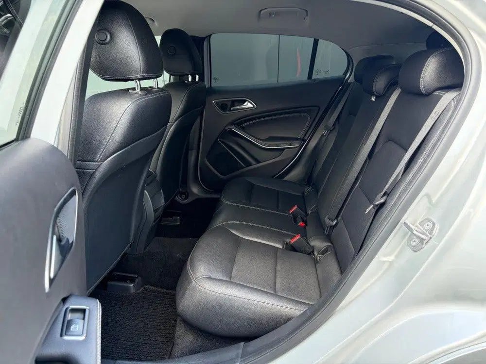 Mercedes-Benz GLA GLA 180 Aut. Sportstoelen Leder Nav uit 2019, foto 15