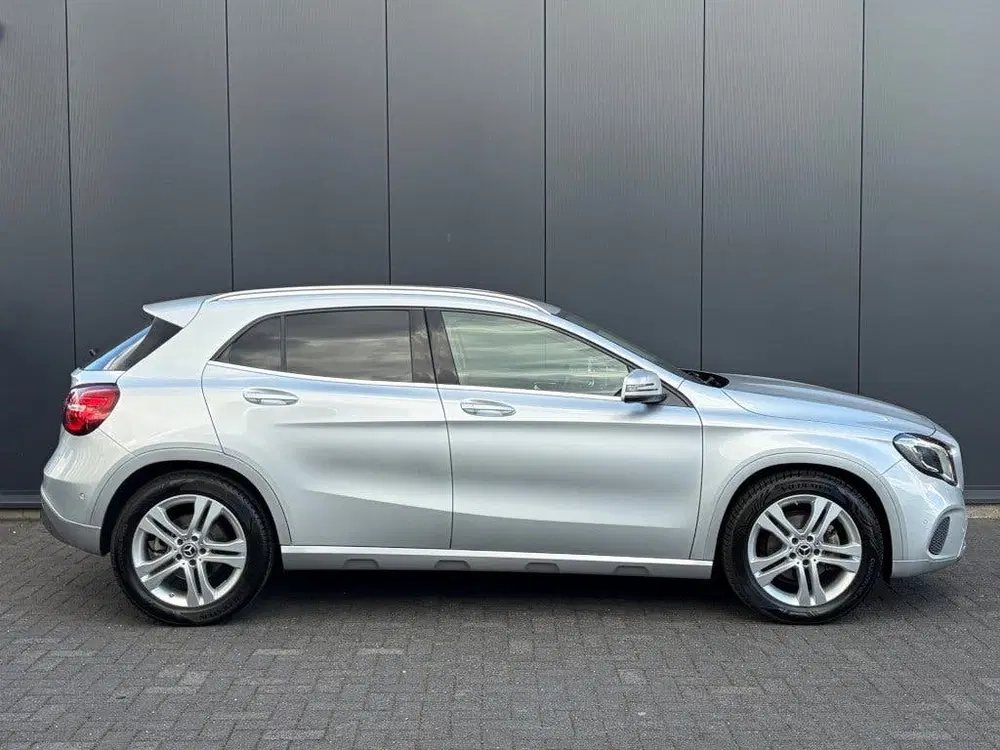 Mercedes-Benz GLA GLA 180 Aut. Sportstoelen Leder Nav uit 2019, foto 2