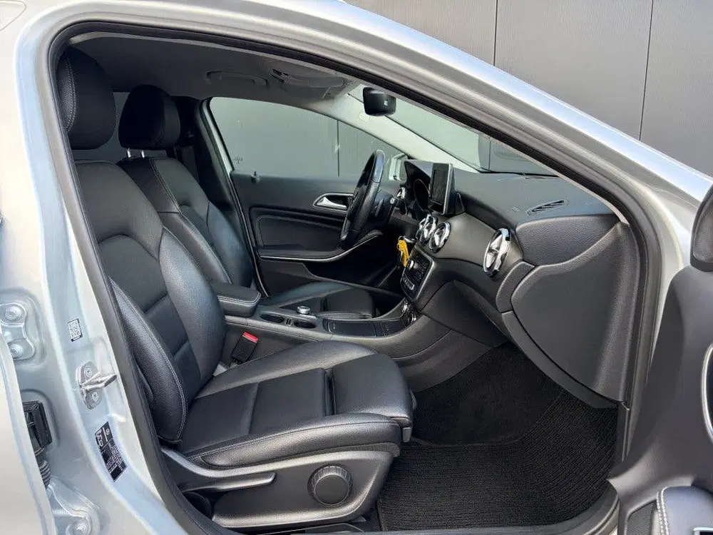 Mercedes-Benz GLA GLA 180 Aut. Sportstoelen Leder Nav uit 2019, foto 3