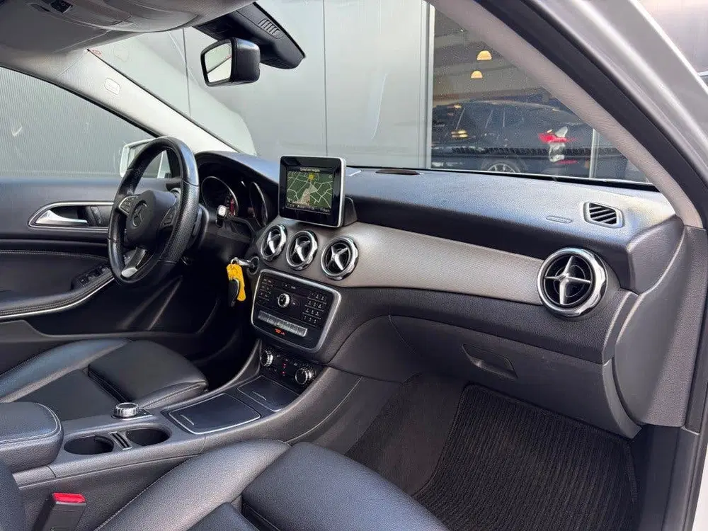 Mercedes-Benz GLA GLA 180 Aut. Sportstoelen Leder Nav uit 2019, foto 5