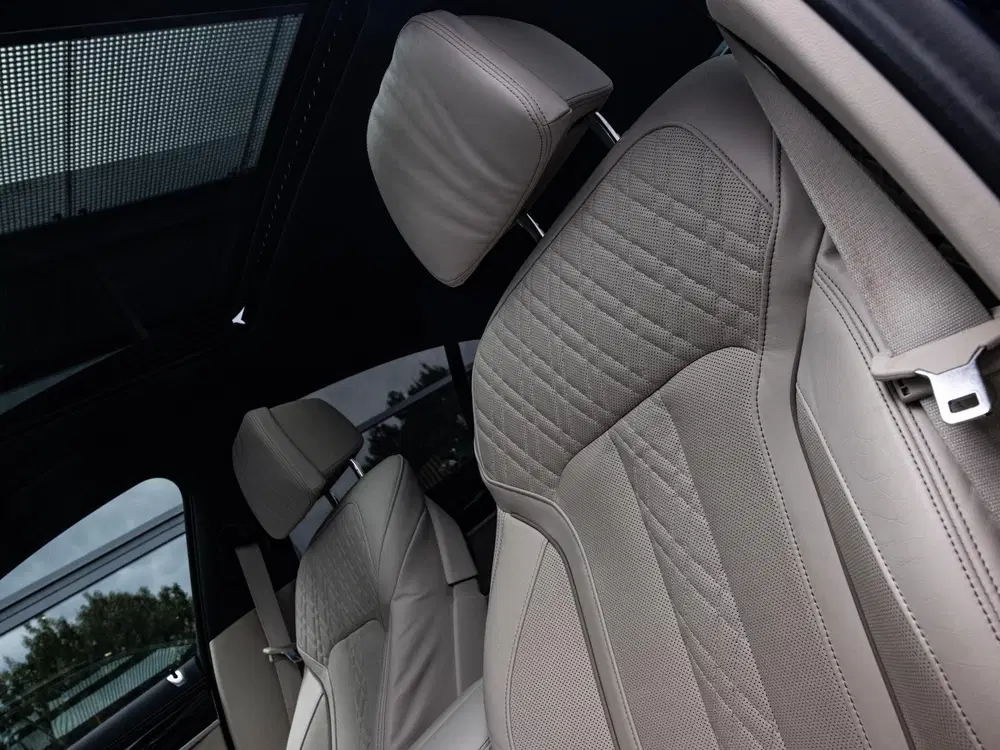 BMW 7-serie 750i xDrive High Executive uit 2021, foto 17