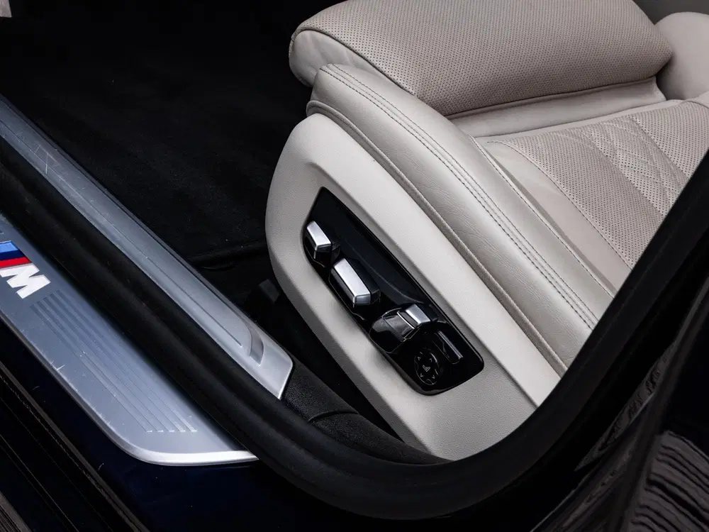 BMW 7-serie 750i xDrive High Executive uit 2021, foto 18