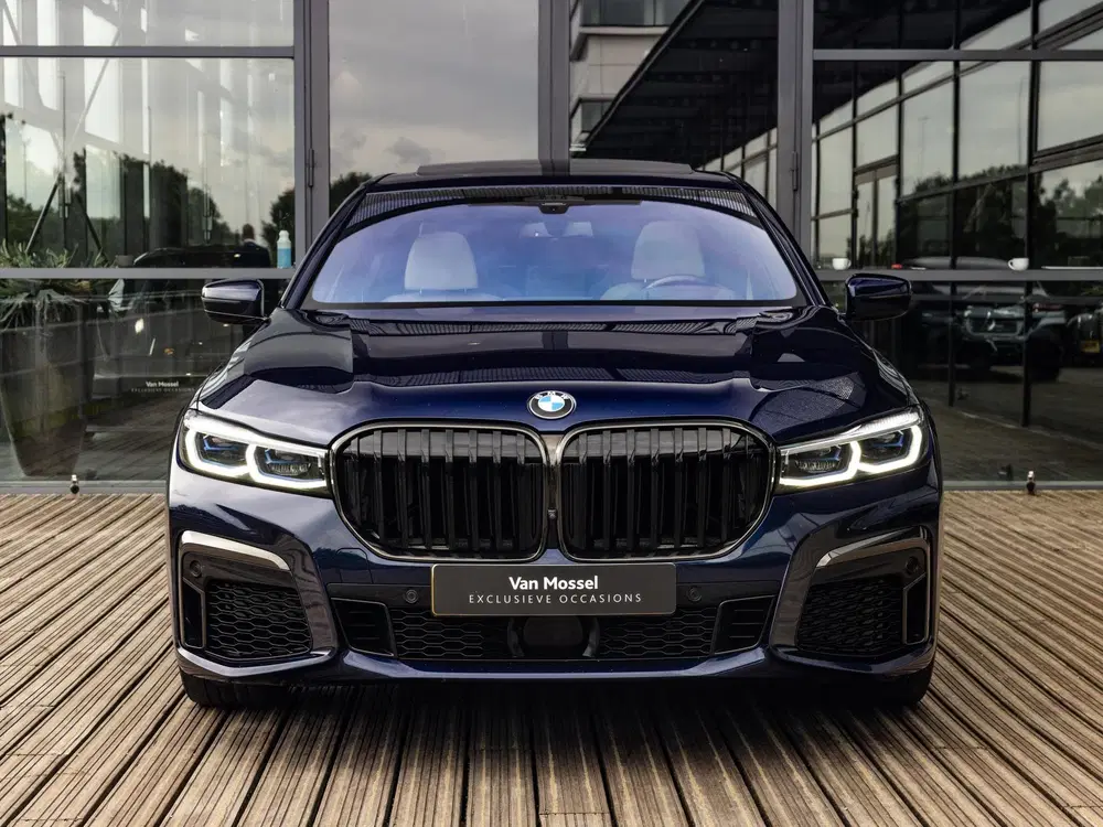 BMW 7-serie 750i xDrive High Executive uit 2021, foto 2