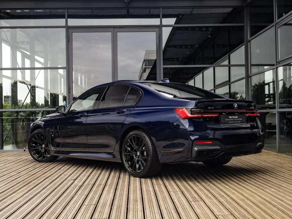 BMW 7-serie 750i xDrive High Executive uit 2021, foto 4