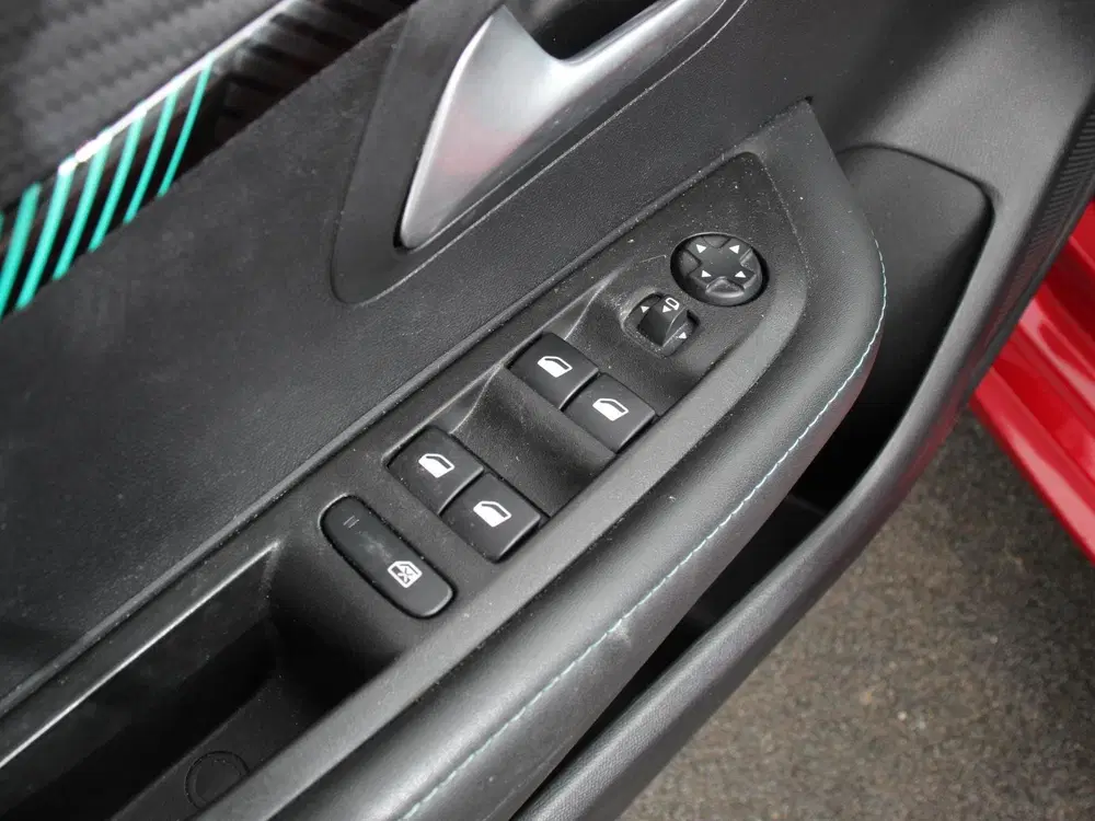 Peugeot 208 EV Allure 50 kWh Automaat SOH 89% Climate uit 2020, foto 18