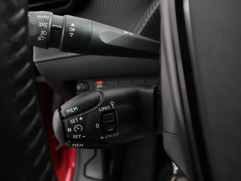 Peugeot 208 EV Allure 50 kWh Automaat SOH 89% Climate uit 2020, foto 20